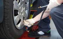 Verificar a pressão dos pneus pode salvar-lhe a vida!