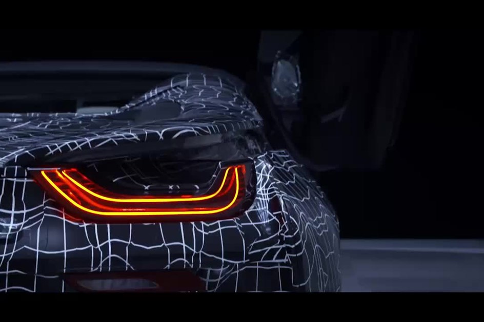 Primeiro vídeo do BMW i8 Roadster