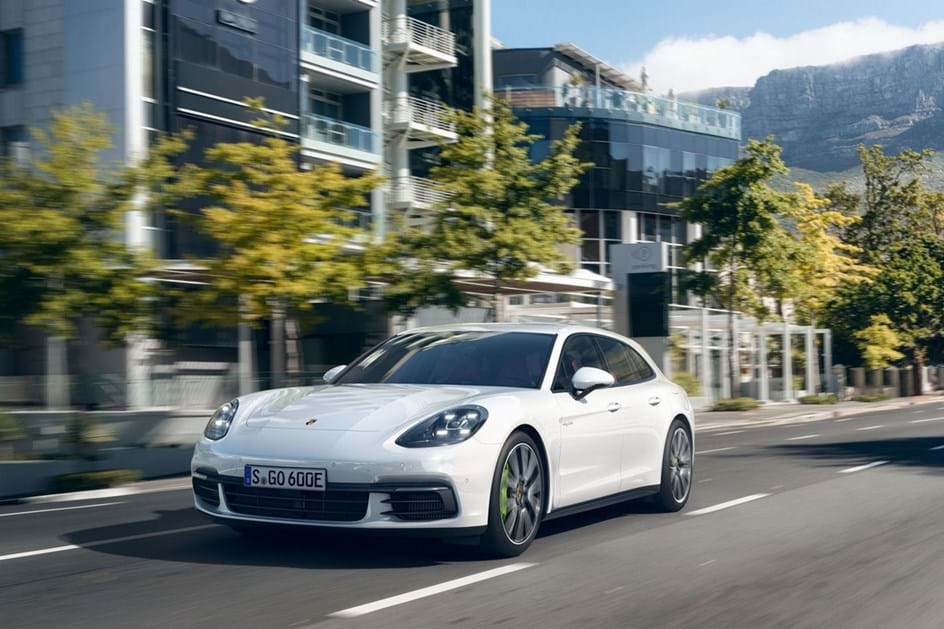 Porsche regista recorde de vendas nos primeiros seis meses