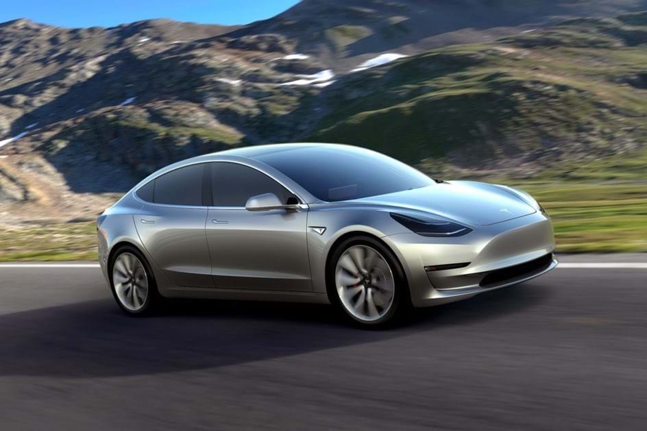 Tesla cessa versão mais barata do Model S com chegada do Model 3