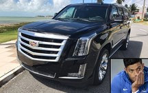 Hulk comprou e transformou Cadillac Escalade numa limusina de luxo