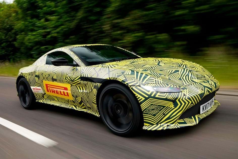 Aston Martin revela novo Vantage… camuflado!