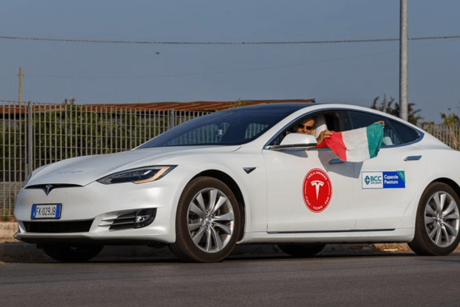 Tesla Model S passou a marca de 1.000 km de autonomia