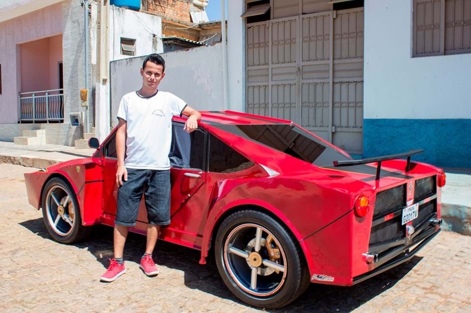 Jovem fez Ferrari artesanal por 1600 €