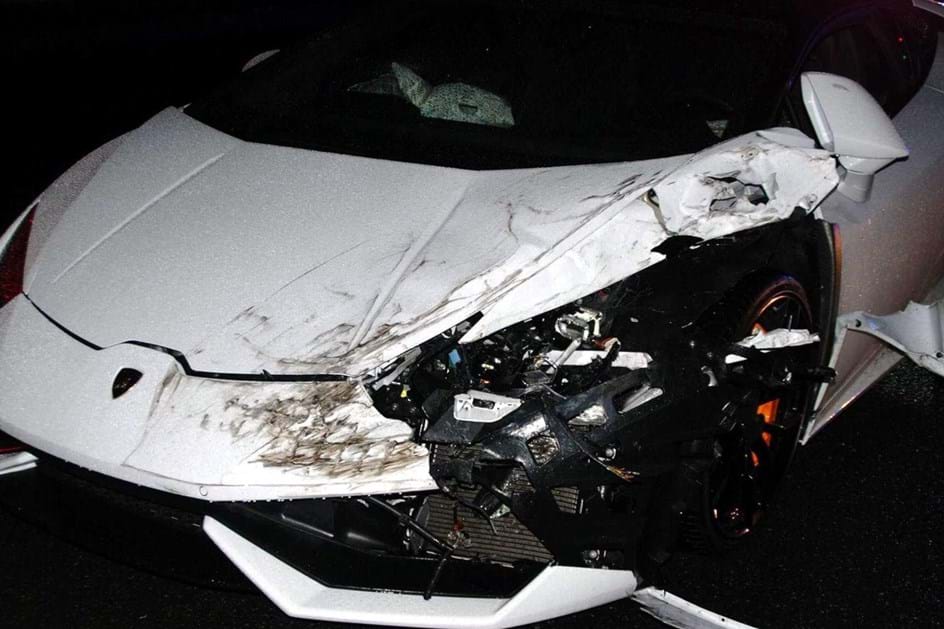 Jovem destrói Lamborghini alugado em perseguição policial