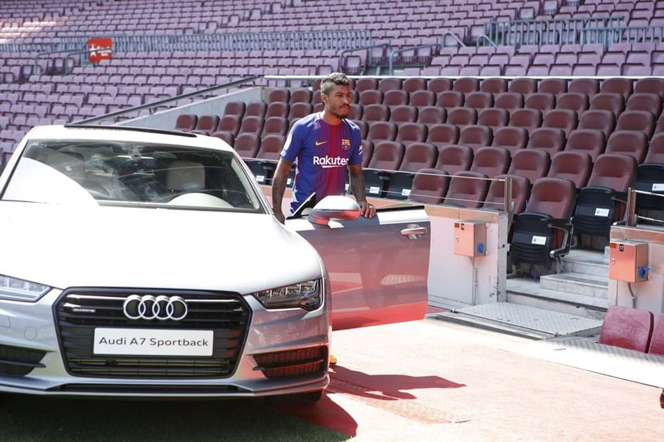 Paulinho recebeu Audi do Barcelona
