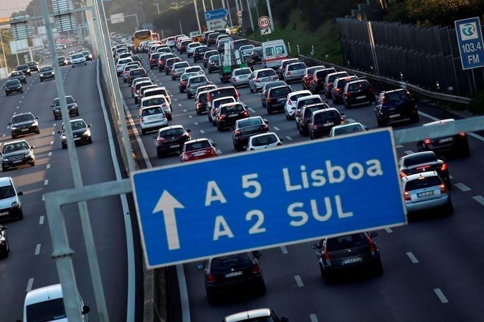 Mercado automóvel mantém tendência positiva