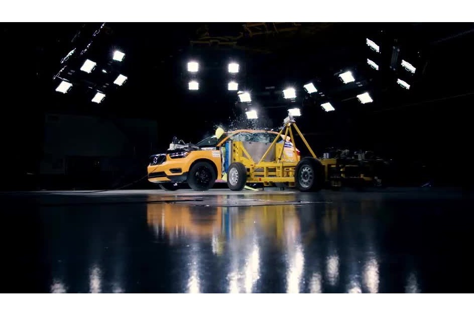 Veja como se comporta o novo Volvo XC40 num exigente «crash test»!
