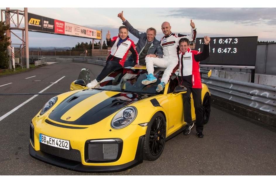 Porsche 911 GT2 RS "roubou" recorde do Nürburgring à "Lambo"