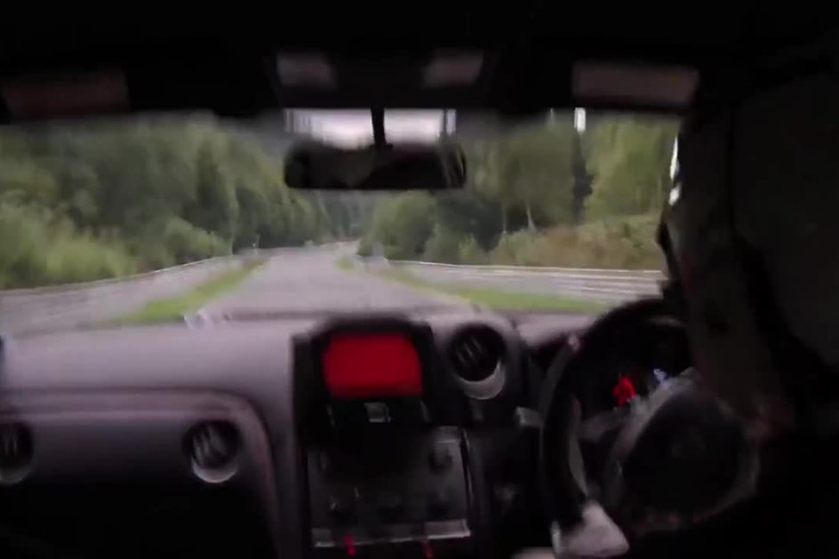 Nissan GT-R Nismo faz Nurburgring em 7 minutos e oito segundos