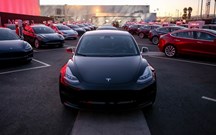 Tesla: A produção não cresce e os prejuízos aumentam...