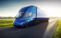 Com um camião TIR, a Tesla entra no "mundo real"!
