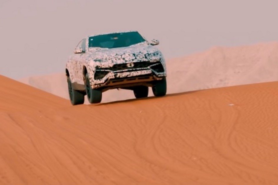 Lamborghini Urus só chega a 4 de Dezembro mas já andou no deserto
