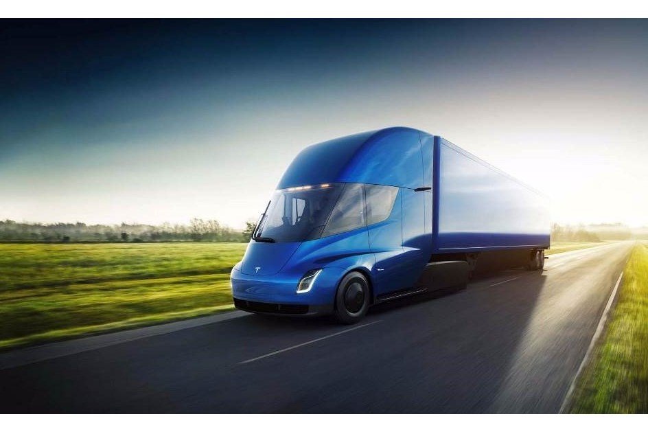 Com um camião TIR, a Tesla entra no "mundo real"!
