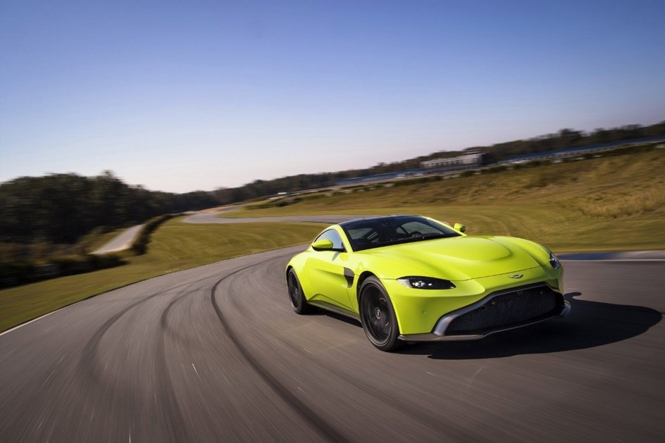Novo Aston Martin Vantage: 510 cv e look à imagem de... James Bond!