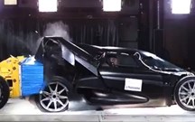 Veja os arrepiantes "crash tests" do Koenigsegg de dois milhões de euros!