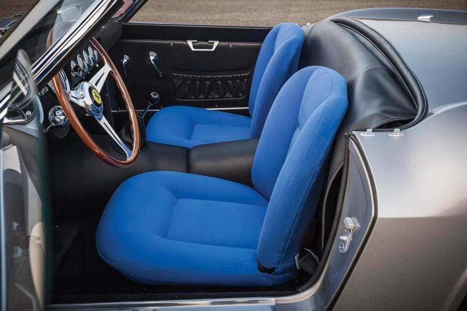 Ferrari 250 GT California Spider vendido por mais de 15 milhões