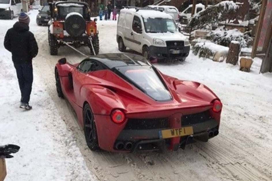 Ferrari LaFerrari derrotado pela… neve!