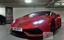 Milionária cobriu Lamborghini com 1.3 milhões de cristais Swarovski