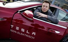 Elon Musk deixa presidência da Tesla mas fica tudo na mesma