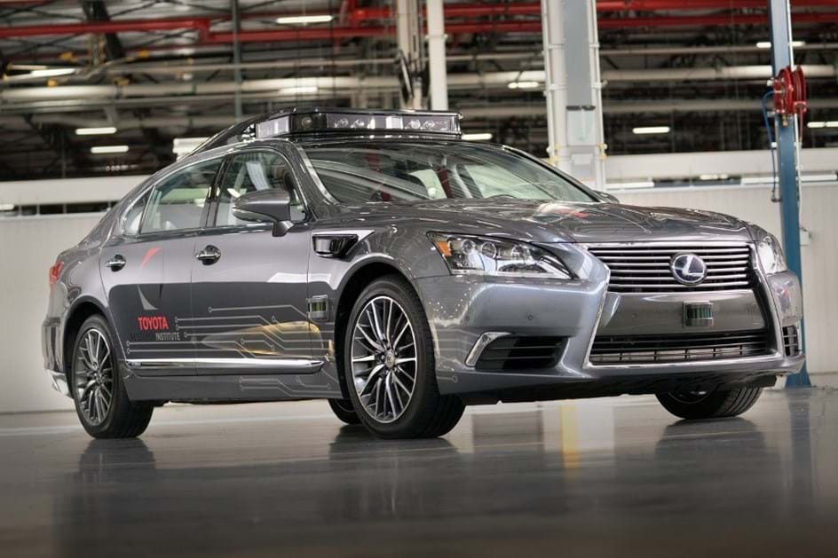 Toyota dá passo gigante nos autónomos: torna-os normais aos nossos olhos!