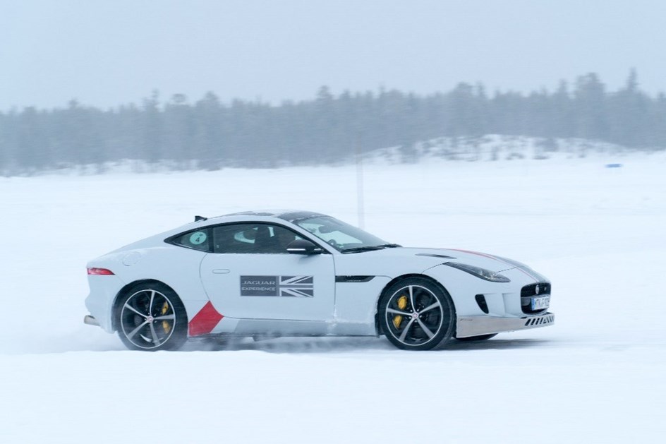 Jaguar-Land Rover Academy: férias na neve que ninguém esquece...