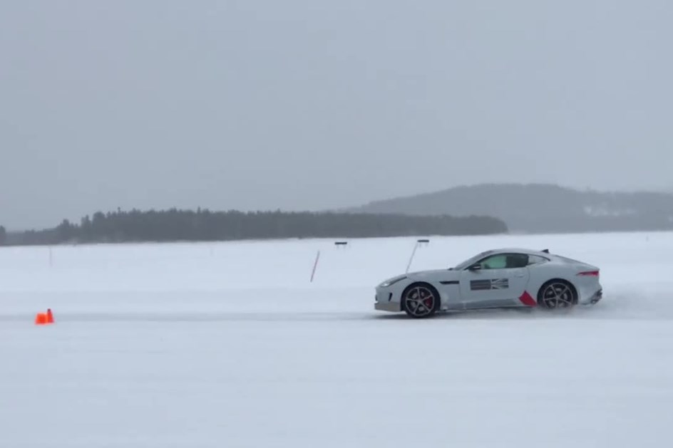 Jaguar-Land Rover Academy: férias na neve que ninguém esquece...