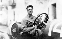Museu Enzo Ferrari celebra 120 anos do nascimento do Comendador