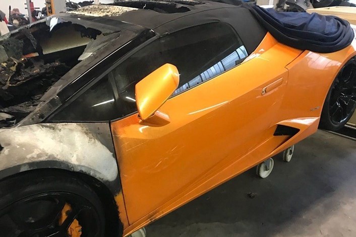 Quanto pagaria por um Lamborghini “derretido”? Este custa 67 mil euros… -  Tome Nota - Aquela Máquina