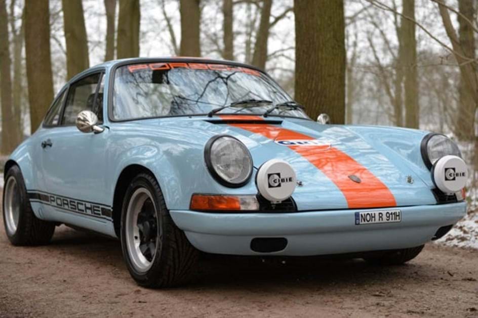 Este Porsche 911 T de 1970 com decoração “Gulf” pode ser seu!