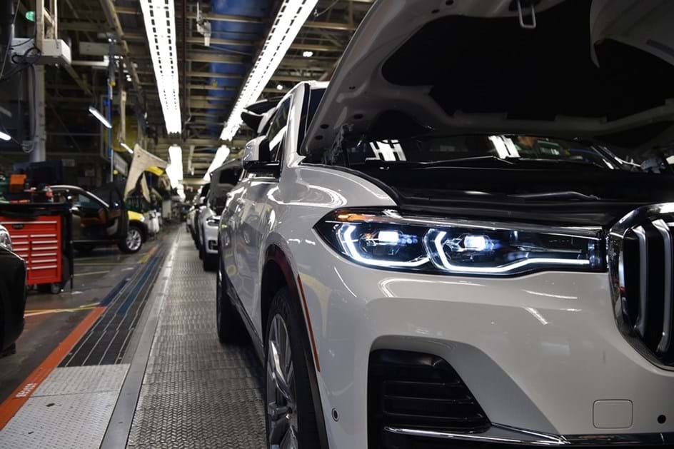Versão de produção do BMW X7 chega em Novembro