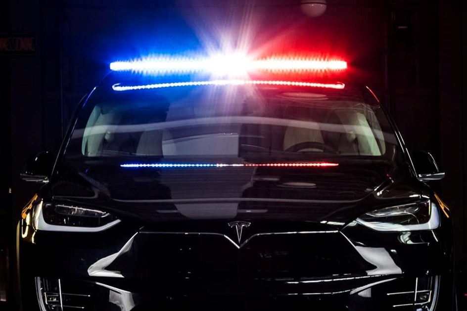 Novo elemento da Polícia de Ontario é um Tesla Model X
