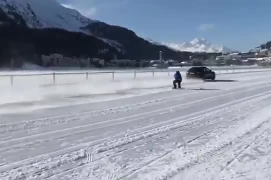 A mais de 150 km/h de snowboard puxado por um Maserati!