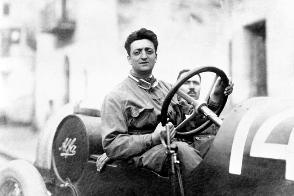 Museu Enzo Ferrari celebra 120 anos do nascimento do Comendador