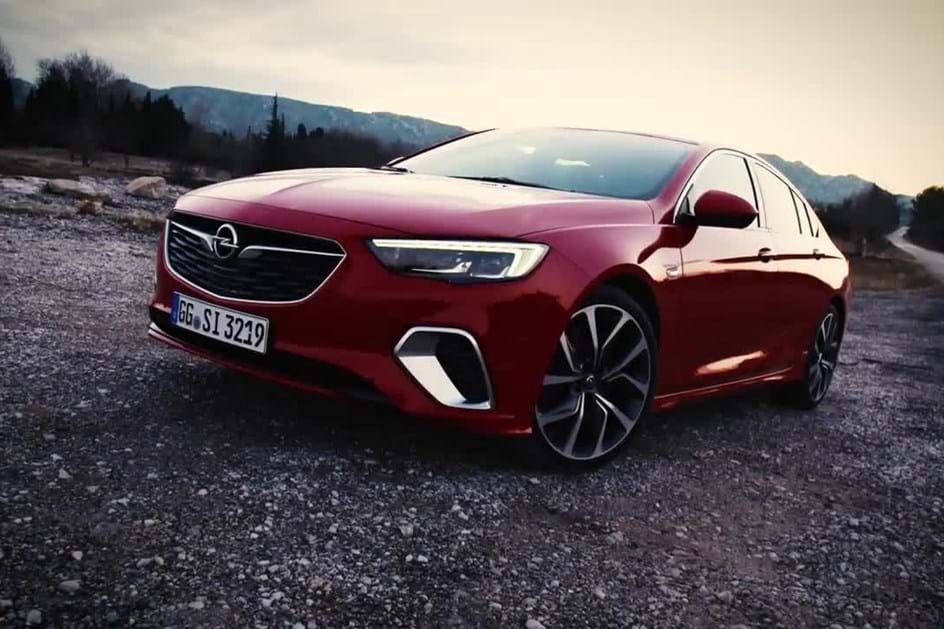 Guiámos os novos Opel Insignia GSI Turbo de 260 cv e o diesel de 210 cv