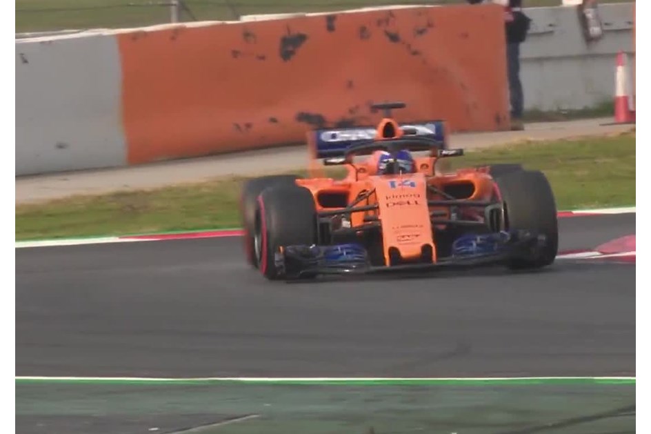 F1: Primeiro acidente do ano é de Alonso, que perdeu uma roda traseira!