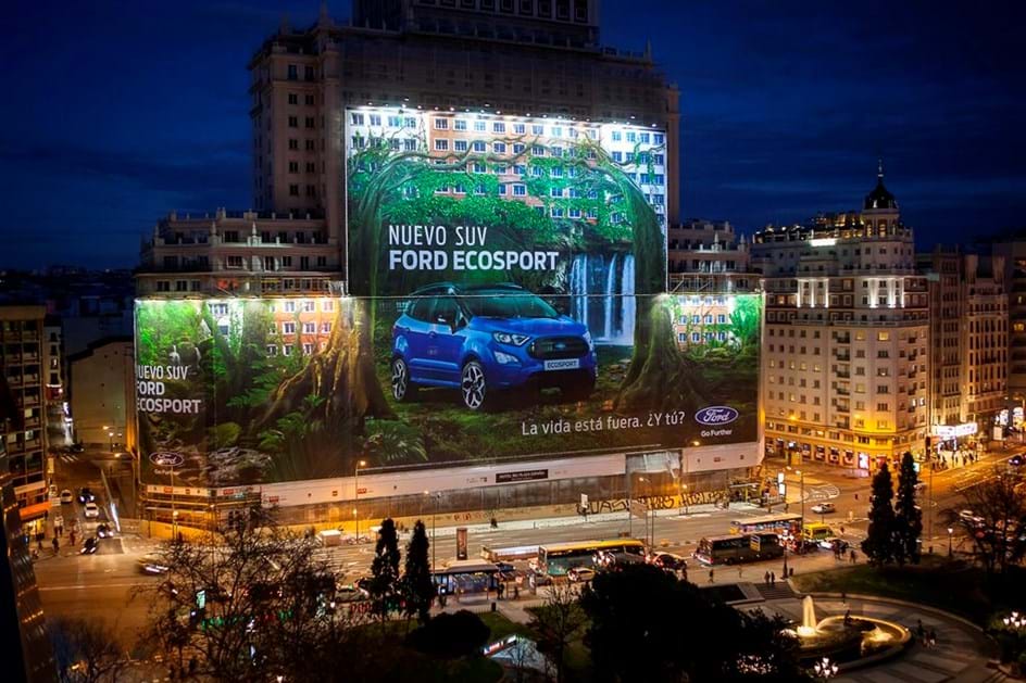 Maior outdoor do mundo é da Ford, tem 5.265 m2, pesa duas toneladas e está em Madrid!