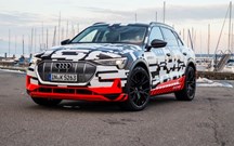 Surpresa da Audi em Genebra… é o e-tron de produção que anda nas ruas!