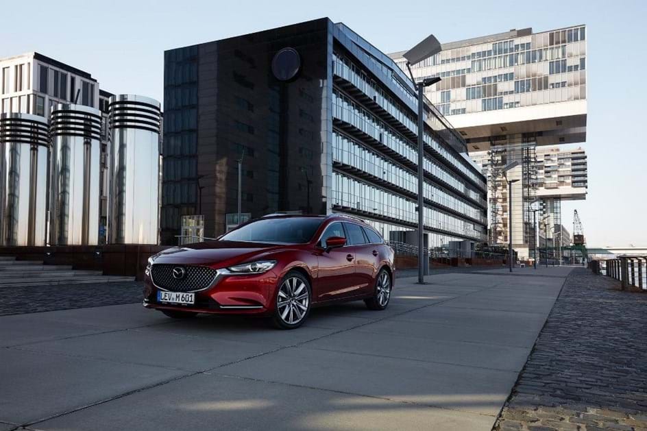 Carrinha Mazda6 estreou nova imagem no Salão de Genebra