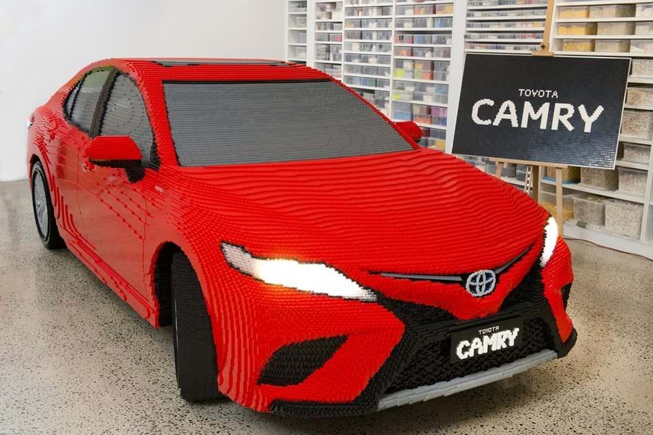 Este Toyota é feito de 500 mil peças de LEGO