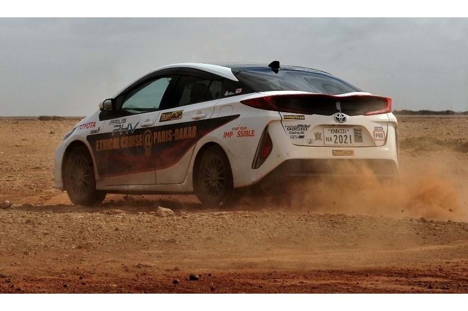 Toyota Prius híbrido fez 7000 quilómetros que ligam Paris a Dakar