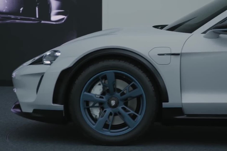 Porsche mostrou Mission E Cross Turismo em novo vídeo!