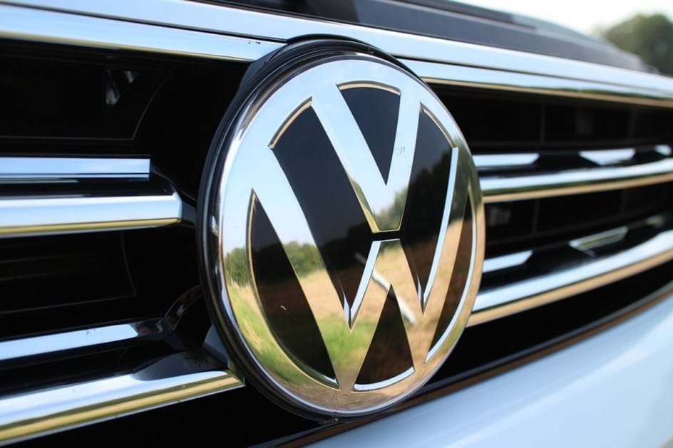 Volkswagen vai mudar de logo para se tornar “menos alemã”