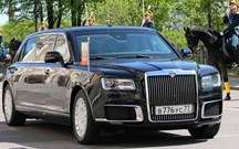 Vladimir Putin já estreou a sua luxuosa limousine blindada