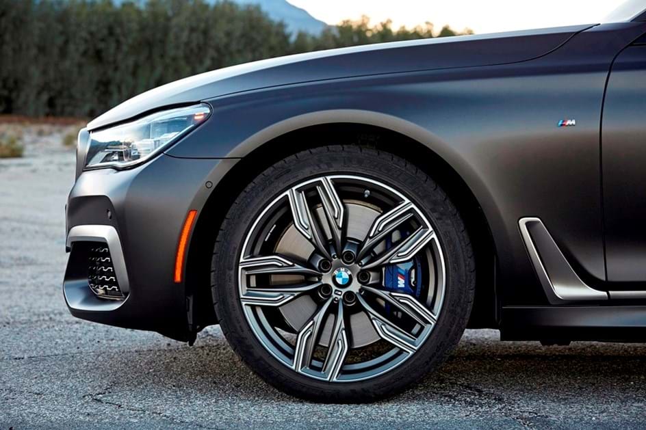 M7 poderá ser o mais potente e mais caro BMW da actualidade ...