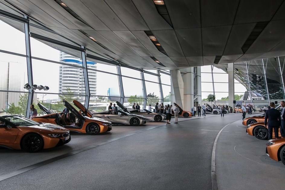 BMW entregou primeiras 18 unidades do i8 Roadster