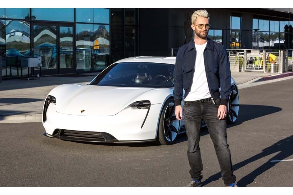 Adam Levine já deu o “sim” ao Porsche Mission E!
