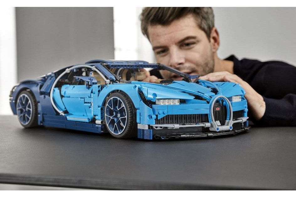 Lego lança Bugatti Chiron com 3599 peças que custa 419 euros!