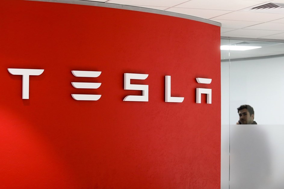 Funcionário da Tesla suspeito de sabotar empresa por não ter sido promovido 