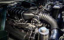 Aston Martin conseguiu “arrumar” V8 de 430 cv dentro do pequeno Cygnet